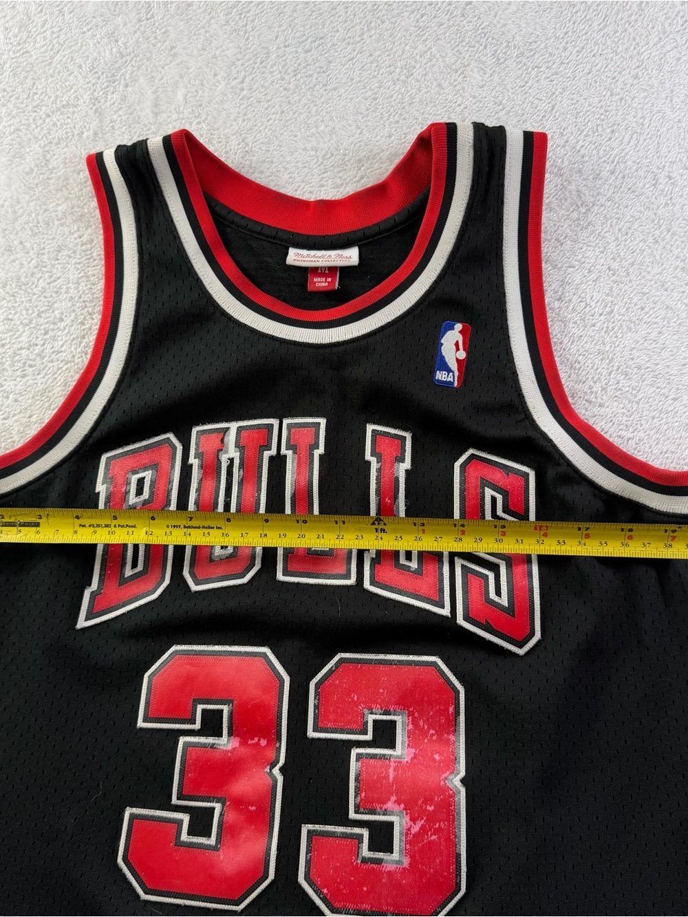 Mitchell & Ness Scottie Pippen Bulls 1997-98 Swingman Jersey M Distressed Stich - Picture 12 of 16